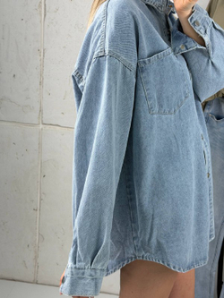 Рубашка джинсовая женская артикул 1377 цвет "голубой"