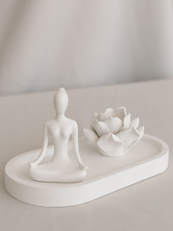 Йогиня и аромакамень Цветок на подносе