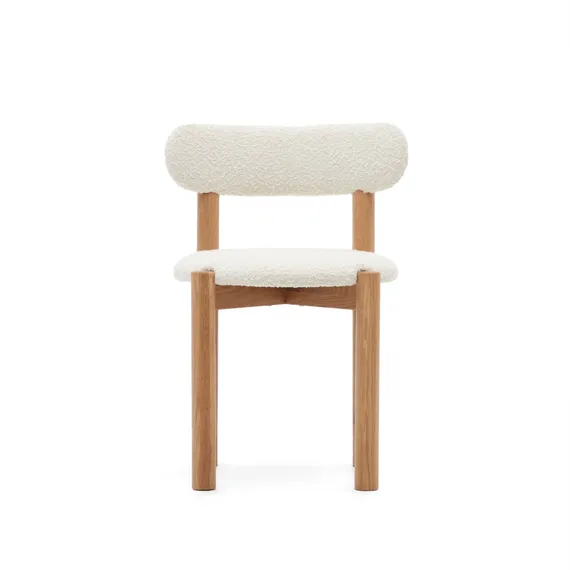 Стул Nebai из белой ткани букле и массива дуба с натуральной отделкой