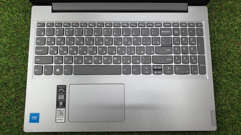 Ноутбук Lenovo Celeron/8 Gb/FHD