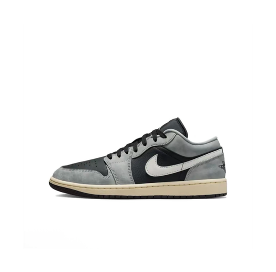 Air Jordan 1 Low "Light Smoke Grey Off Noir"