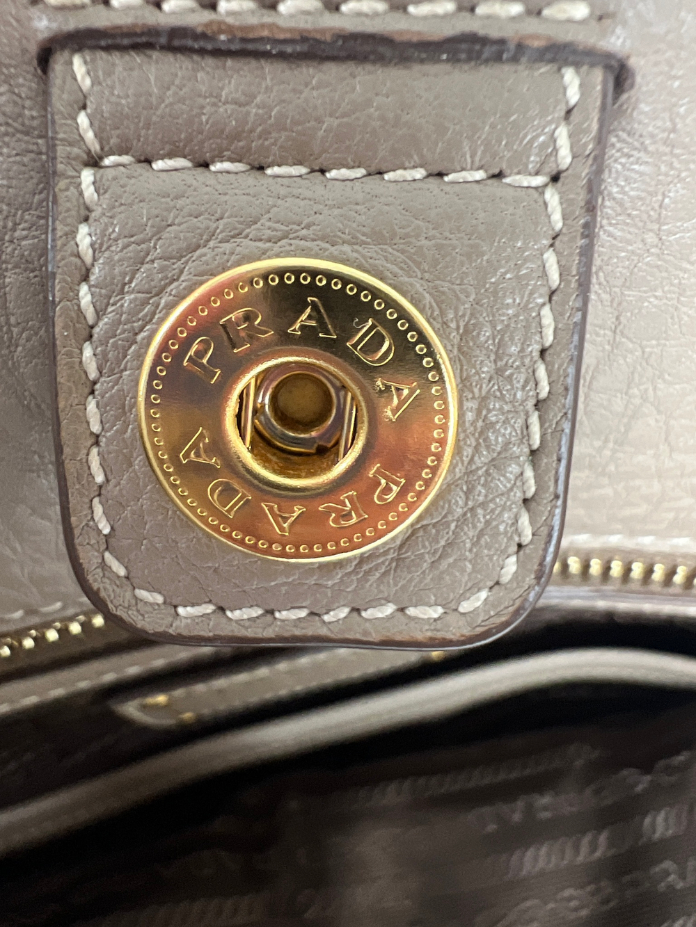 Cумка Prada Vitello