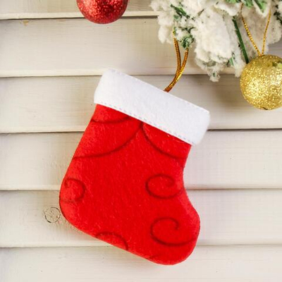 Мягкая подвеска Носок с узорами 6х8 см, красный