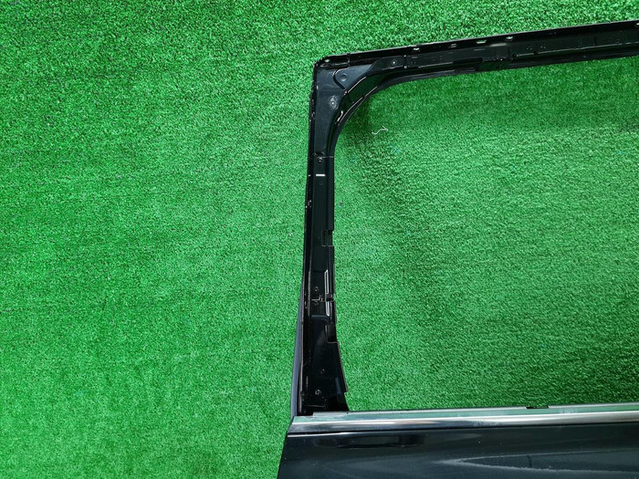 Дверь задняя правая Toyota Land Cruiser 300 (2021-н.в.) (В пленке)