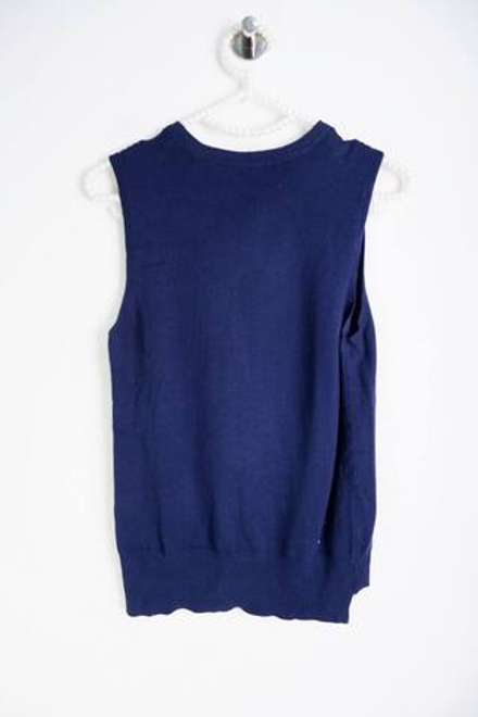 Жилет для уютного образа с рубашкой, визуально на 42 размер