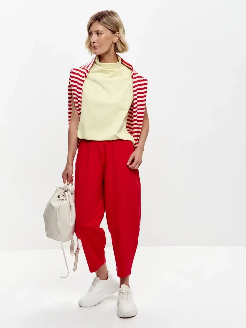 Футболка дизайнерская с цельнокроеным воротником