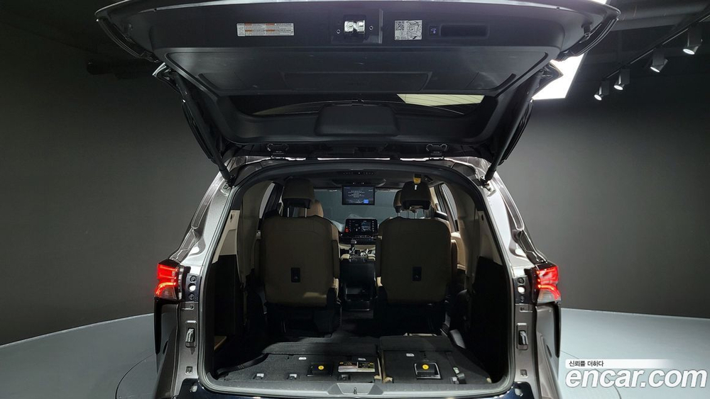 Toyota Sienna 4 Generation 2.5 Hybrid 2WD (08.2022)