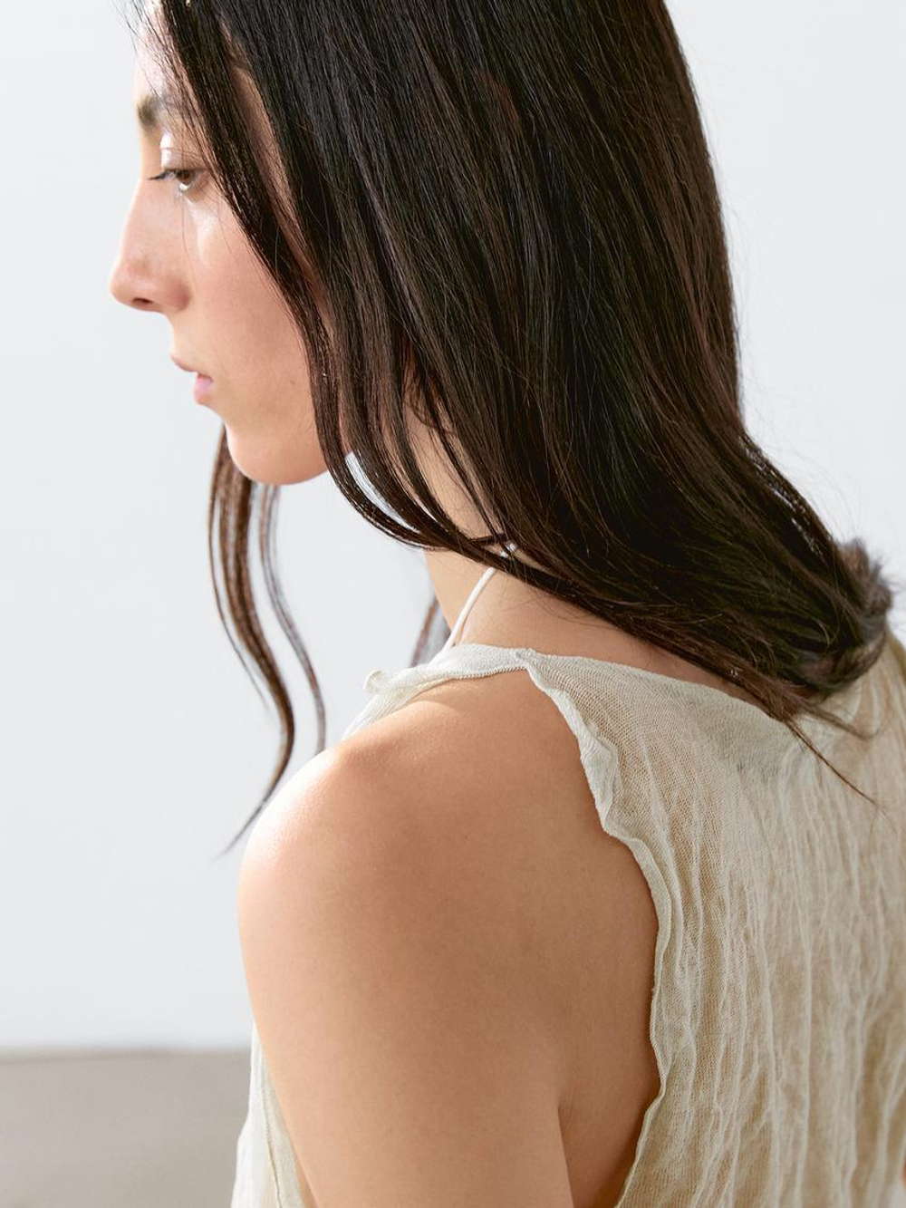 Massimo Dutti Топ из жатой ткани с горловиной халтер, дымчатый