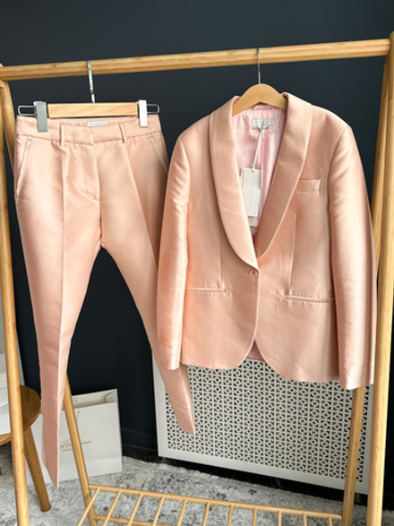 Новый костюм Stella McCartney, 152