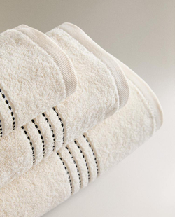 ZARA HOME ПОЛОТЕНЦЕ ДЛЯ ВАННОЙ С КОНТРАСТНОЙ ОКАНТОВКОЙ, ПЕСОСНЫЙ/ЧЕРНЫЙ