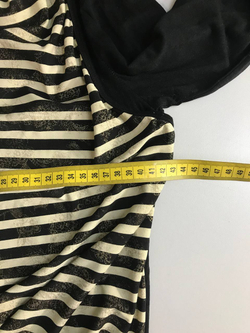 Блузка для акцентного образа, визуально на 44 размер