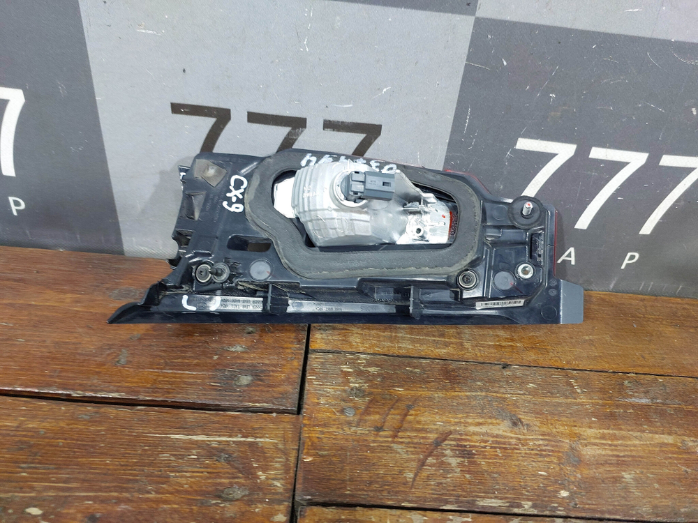 Фонарь задний левый Mazda CX-9 2 (TC) с дефектом TK50513G0