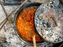 Жаровня чугунная на ножках, 26 см, 4.8 л, угольная, Lodge