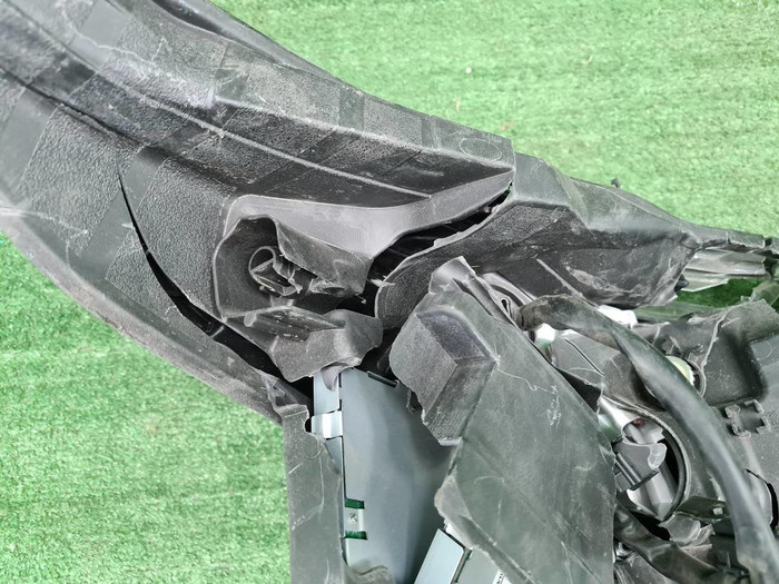 Битая Фара левая Subaru Outback 6 (2019-2022) LED