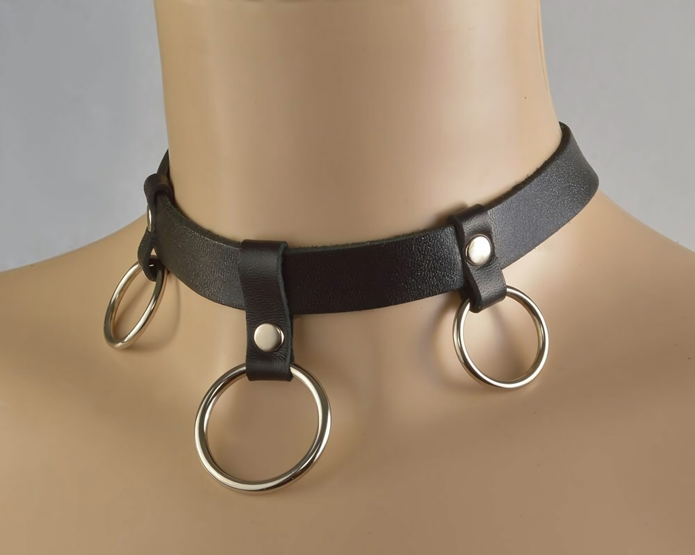 Черный чокер Соло с 3 кольцами (Цвет: черный)