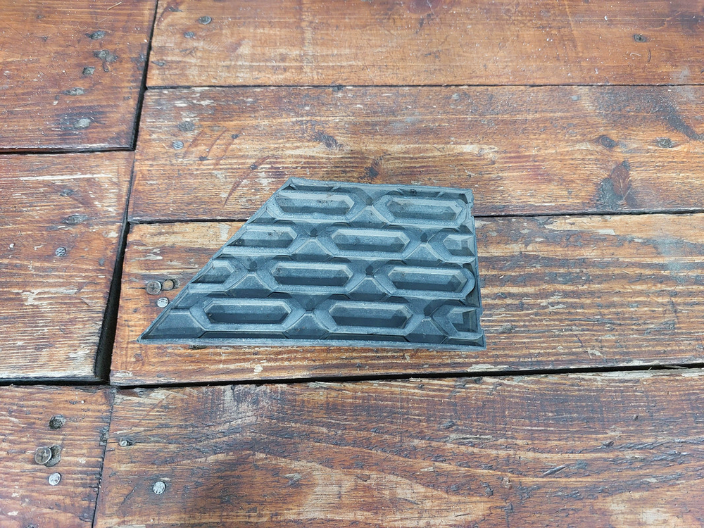 Заглушка переднего бампера Chery Tiggo 2 16-21 Б/У Оригинал J692803516