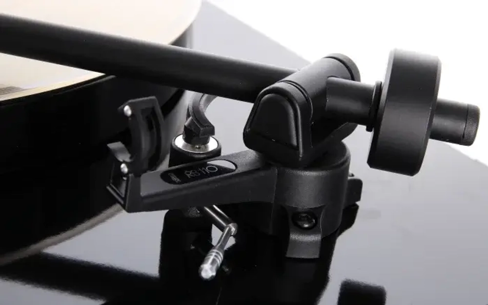 REGA PLANAR 1 Plus MATT BLACK ПРОИГРЫВАТЕЛЬ ВИНИЛОВЫХ ПЛАСТИНОК