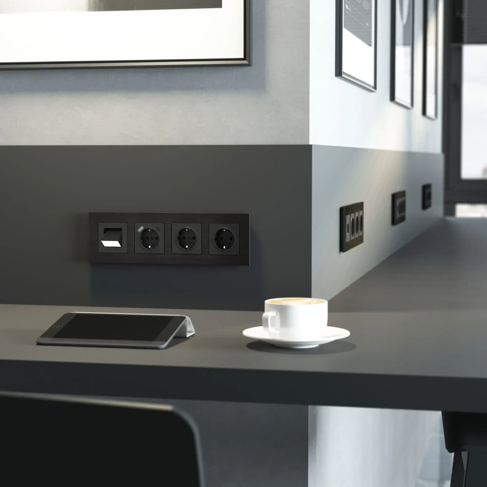 Рамка на 4 поста AluMax (черный алюминий) W0043508