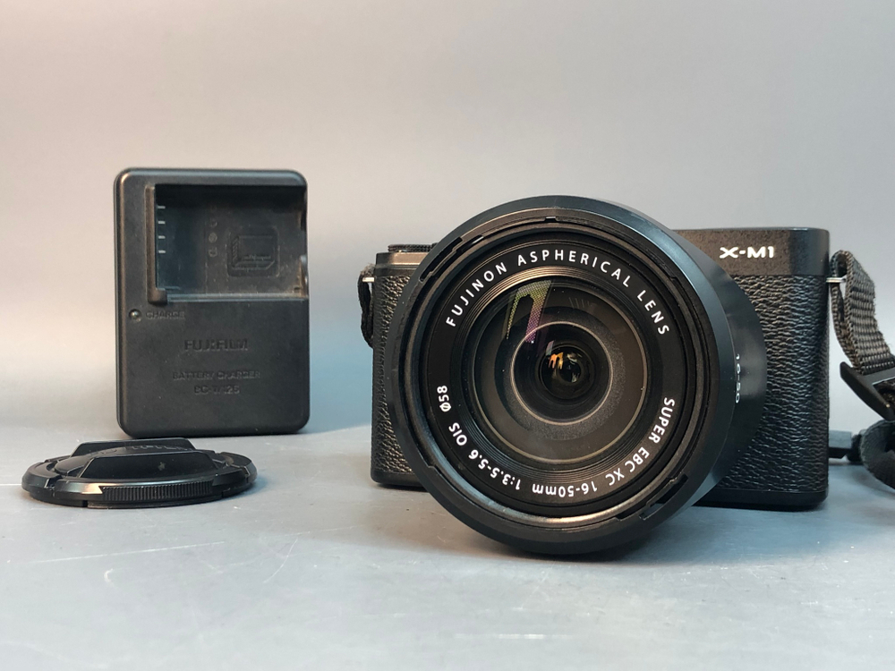 FujiFilm X-M1 Kit XC 16-50mm F3.5-5.6 OIS Black