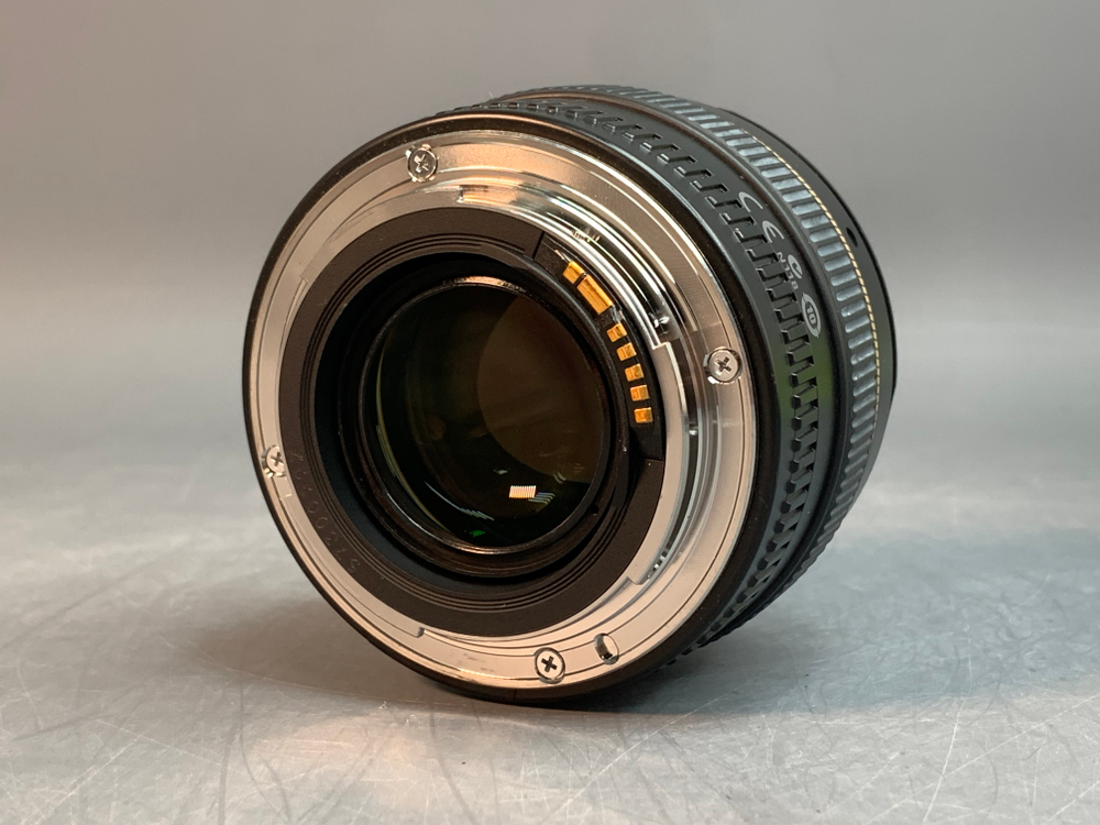 Canon EF 50mm 1.4 USM автофокус не всегда корректно срабатывает