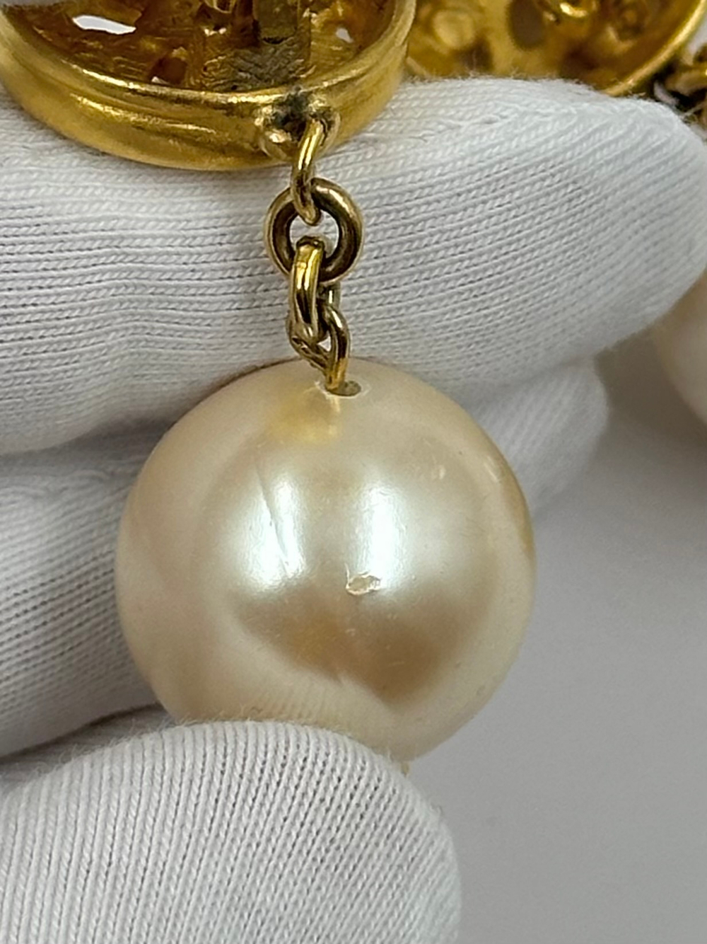 Клипсы с «жемчужными» подвесками Givenchy