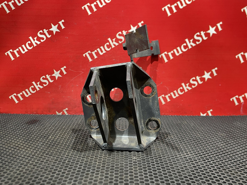 Кронштейн стойки стабилизатора