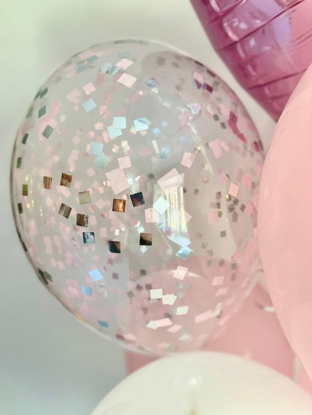 Воздушные шары на выписку из роддома розовый/белый №3269