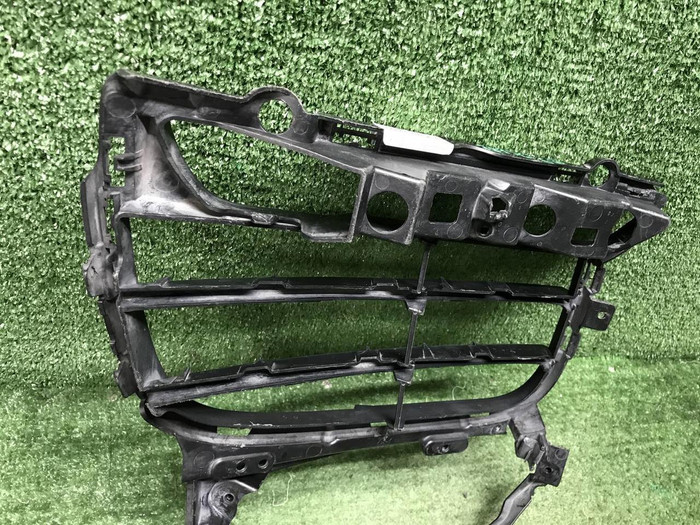 Решетка перед. бампера Porsche Cayenne 958 (14-18)