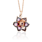 Подвеска «Гардения» из красного золота с фианитами и эмалью