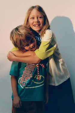 ZARA ФУТБОЛКА С ПРИНТОМ, СИНИЙ