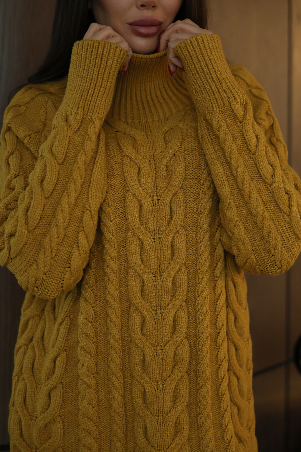 Свитер с косами