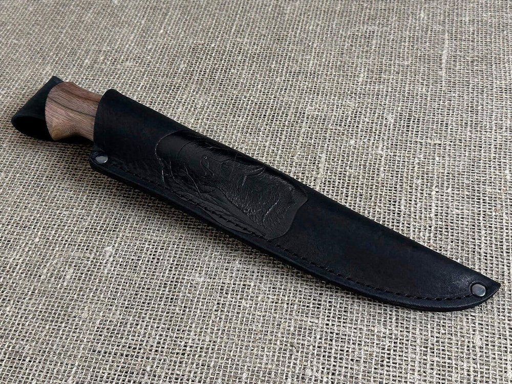 Финский нож Леуку, рукоять орех