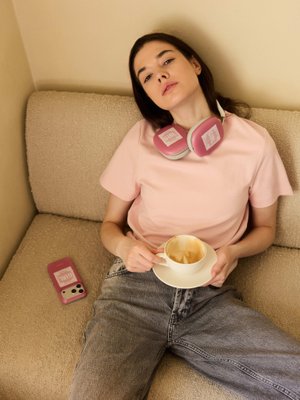 Кейс GIRLHOOD (розовый) для AirPods Max