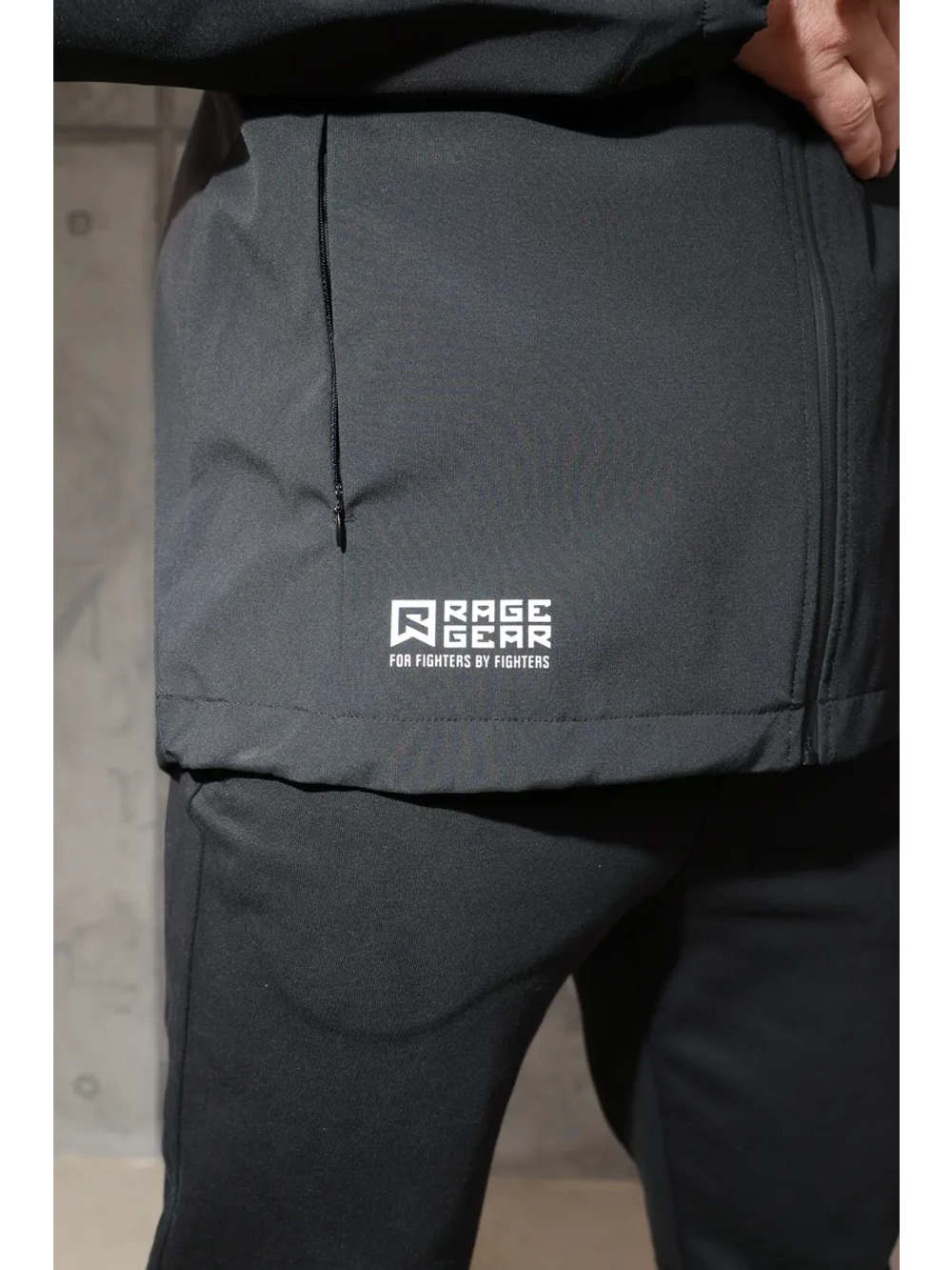 Спортивная ветровка для бега