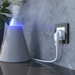 Умная встраиваемая розетка с заземлением с защитными шторками (серебро) W1171606