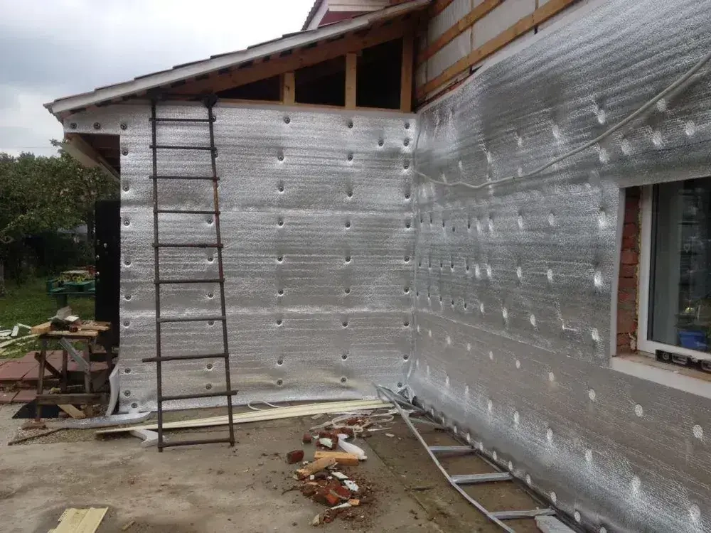 Подложка 1х10м 10мм фольгированная, лавсан, звукоизоляция, подложка