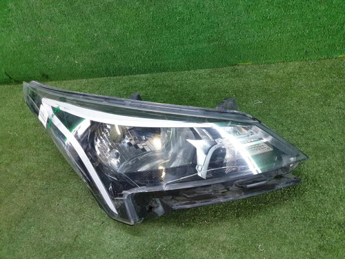 Битая Фара правая Kia Rio 4 (2020-н.в.) галоген