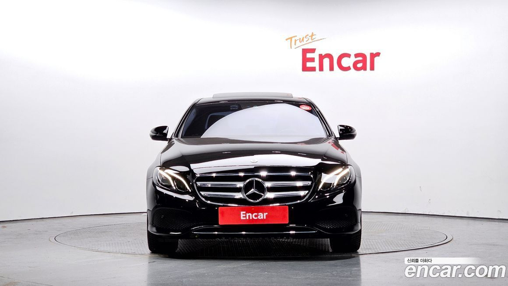 Mercedes-Benz E-Class W213 E300 Avangarde (10.2019)