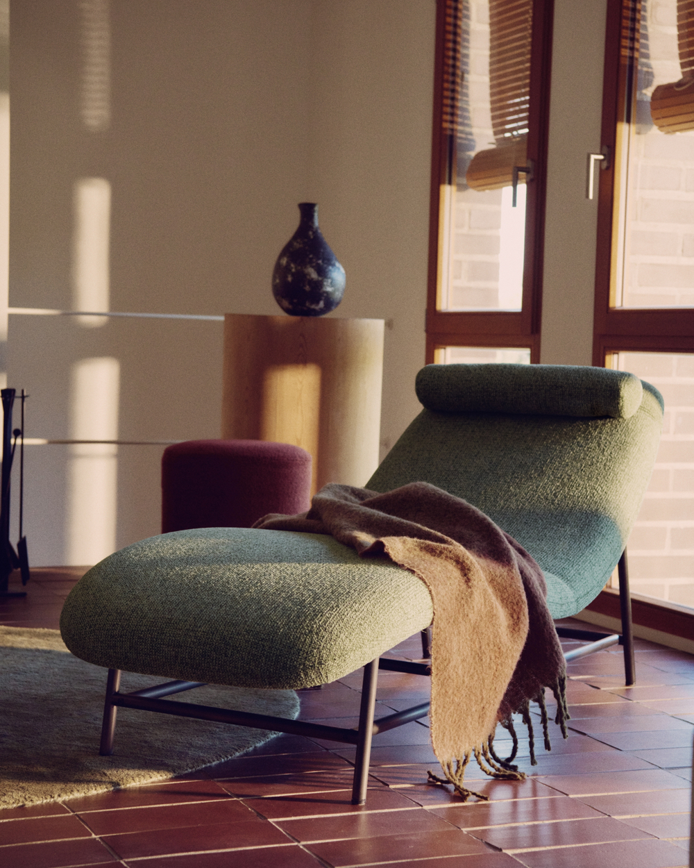 Кушетка Osla из зеленого шенилла с ножками из матовой нержавеющей стали, 175 см