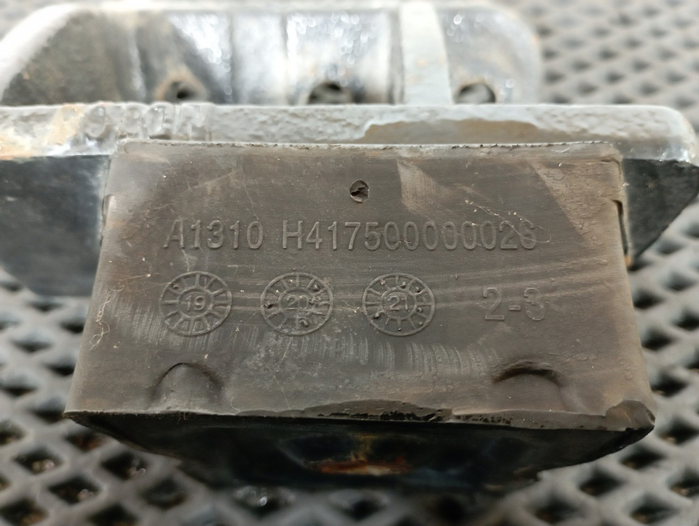 Подушка КПП левая 2023г.