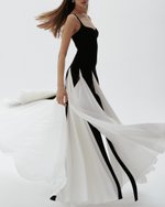 Платье с разрезами