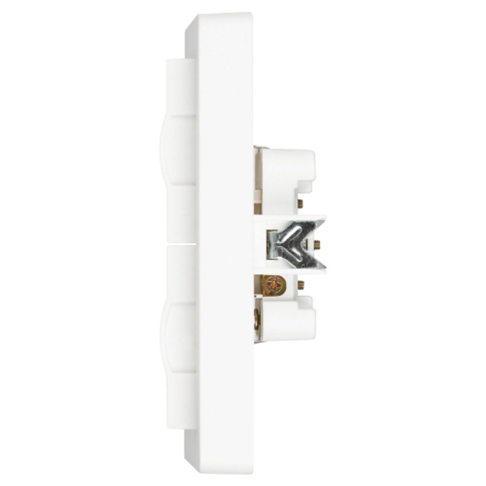 Розетка Intro Style 7-207-01 2P+E Schuko с крышкой штор., 16А-250В, IP20, СУ, белый