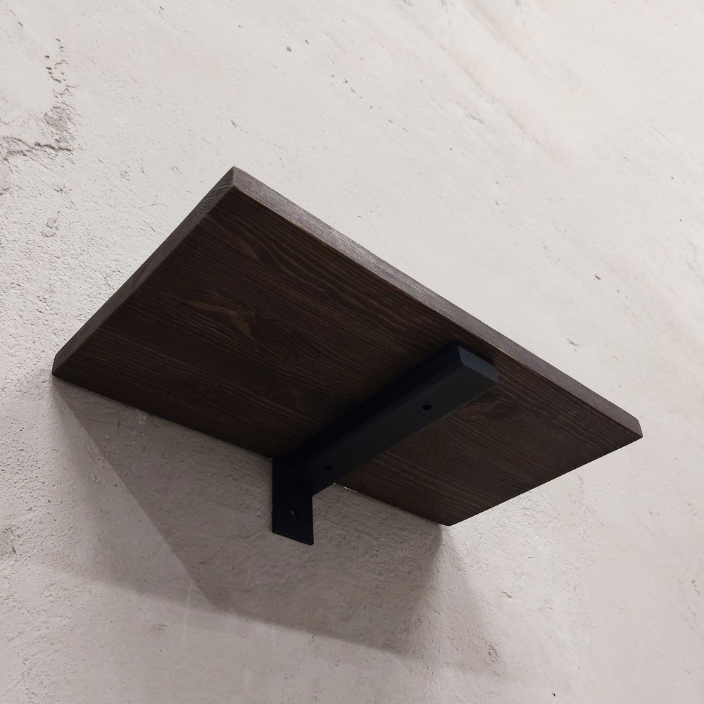 Настенные полки из натурального дерева в стиле Лофт