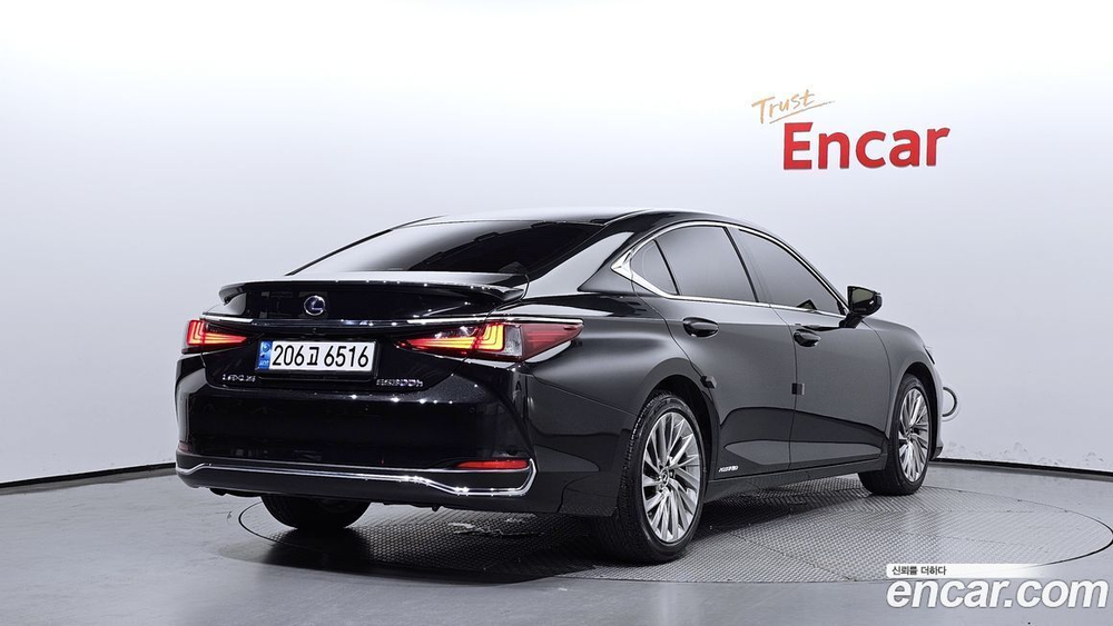 Lexus ES300h 7 Generation Luxury Plus (03.2022)