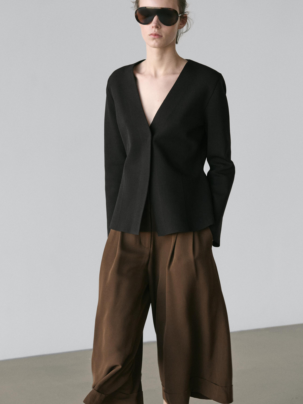 Massimo Dutti Длинные бермуды с подвернутыми штанинами, зеленый