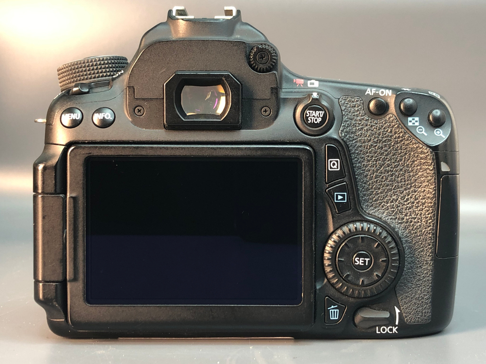 Canon EOS 70D kit 18-55 IS STM, 22000 кадров пробега