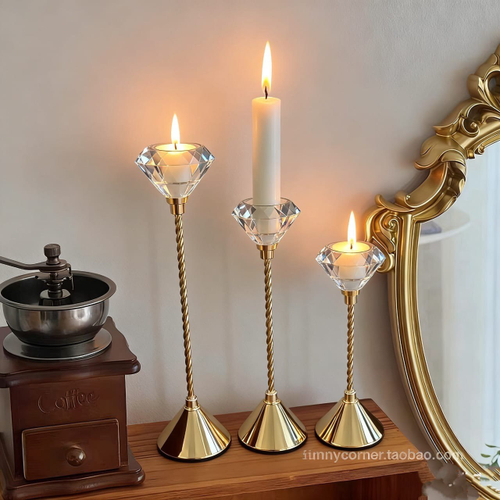 Набор из трех подсвечников с бриллиантами