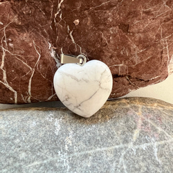 Кулон. Говлит