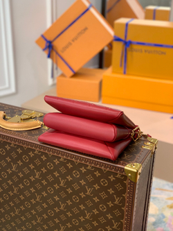 Louis Vuitton Coussin BB