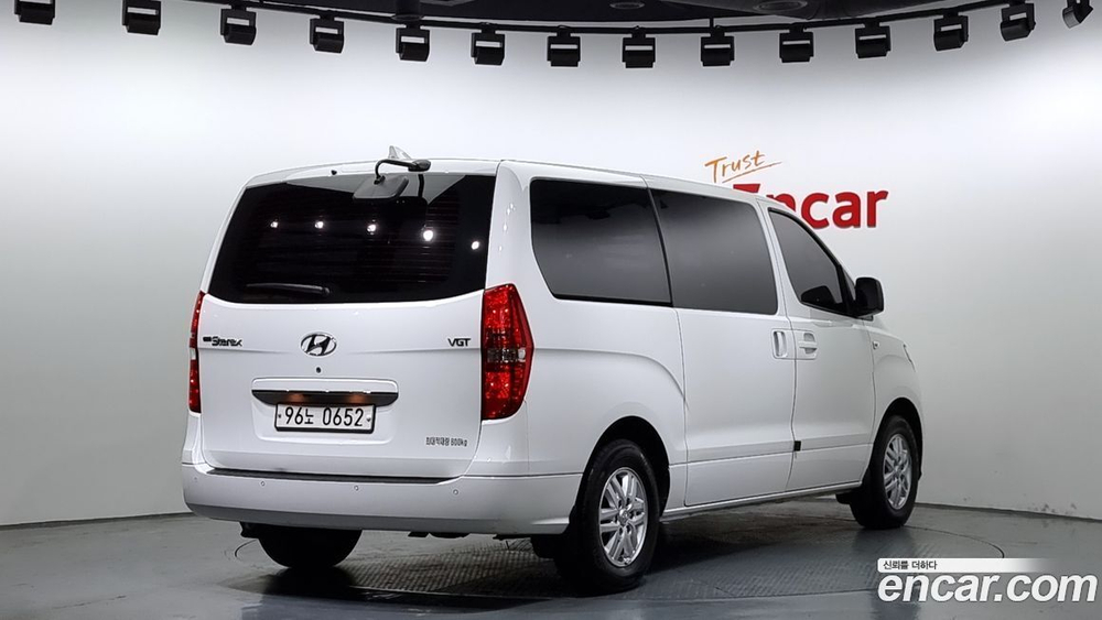Hyundai The New Grand Starex Van 3-х местный (11.2020)